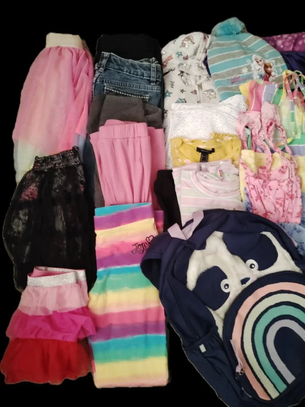 HUGE LOT OF CLOTHES PANTS TOPS DRESSES OUTFITS OLD NAVY LEVIS~GIRLS SIZE 6-7/8
